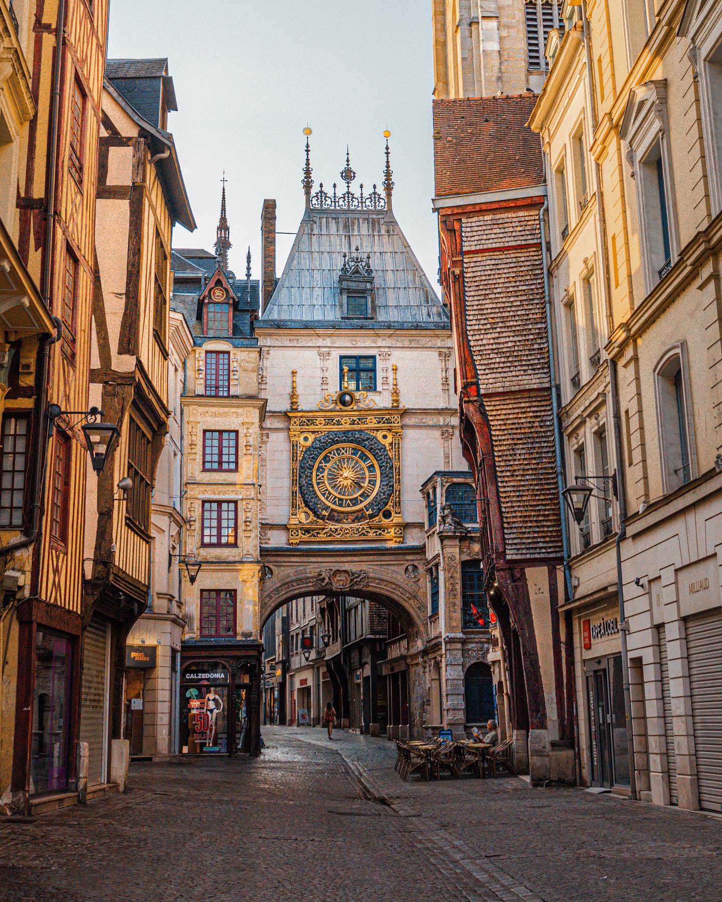 Steven Van der Hulst   |   Old Town Explorer, Le Gros-Horloge