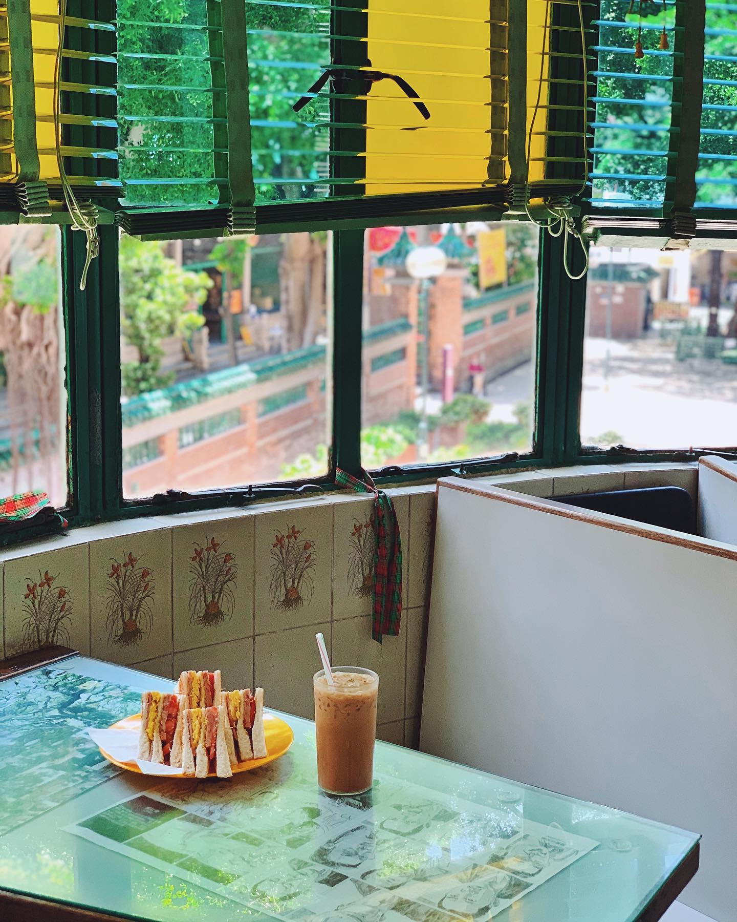香港在住記, Mido Cafe