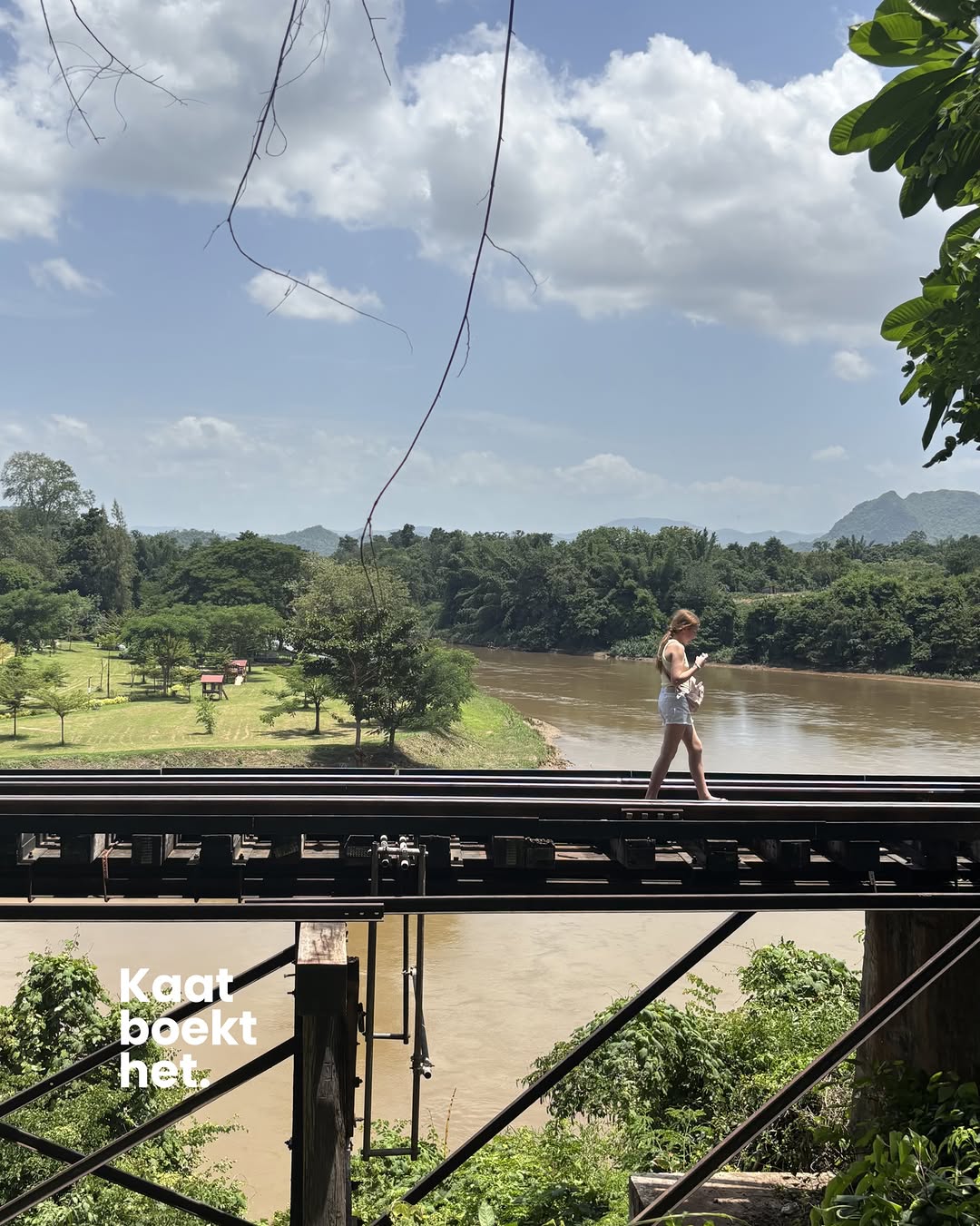 ✈️ Kaat boekt het, Kanchanaburi