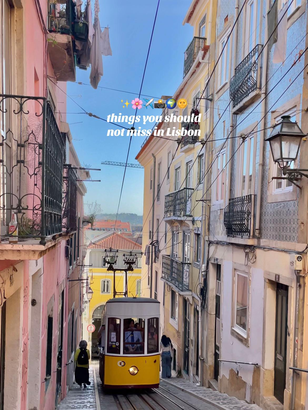 Marie🧚🏼‍♂️, Miradouro de Santa Luzia
