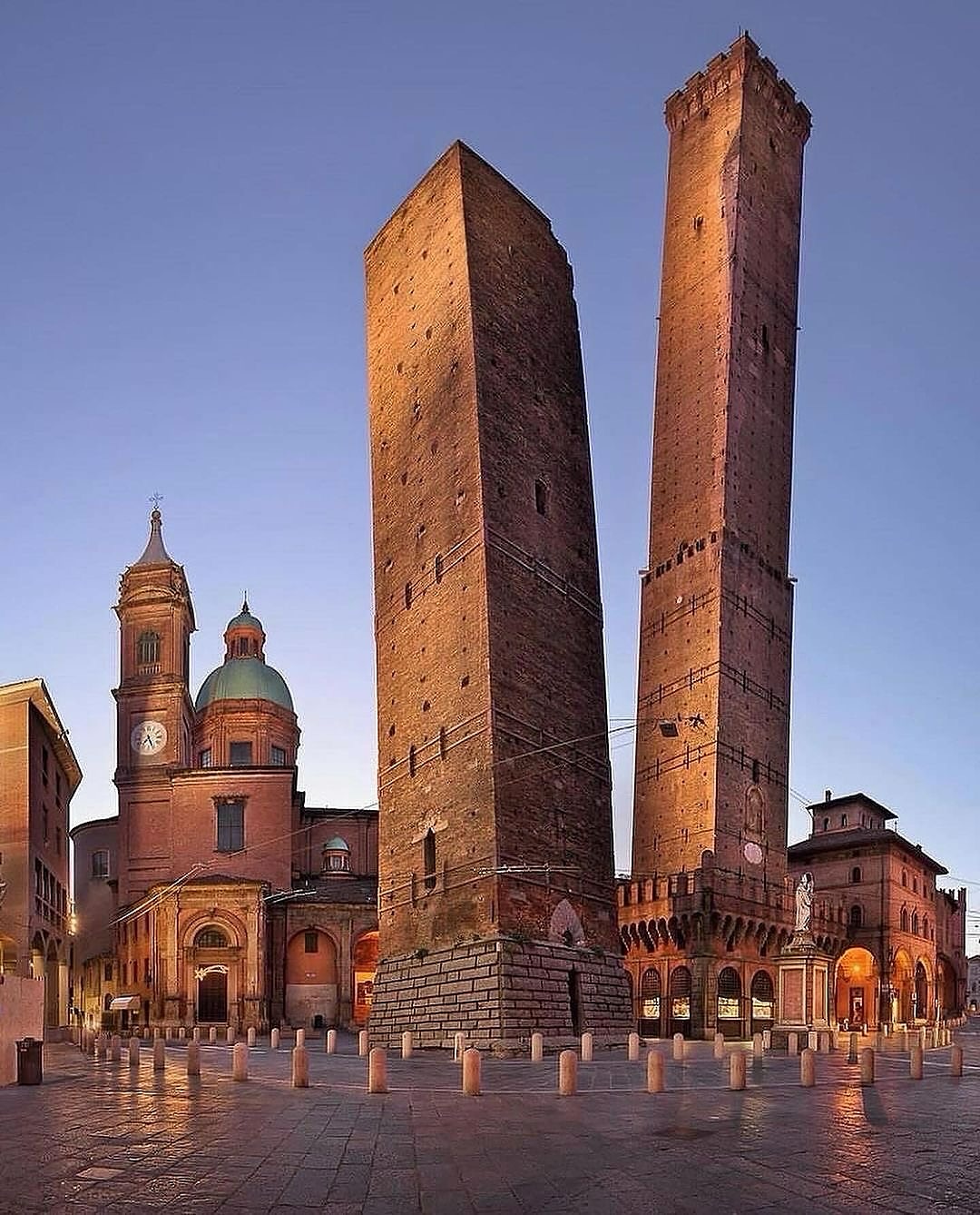 IG ITALIA ® 🇮🇹, Piazza Maggiore