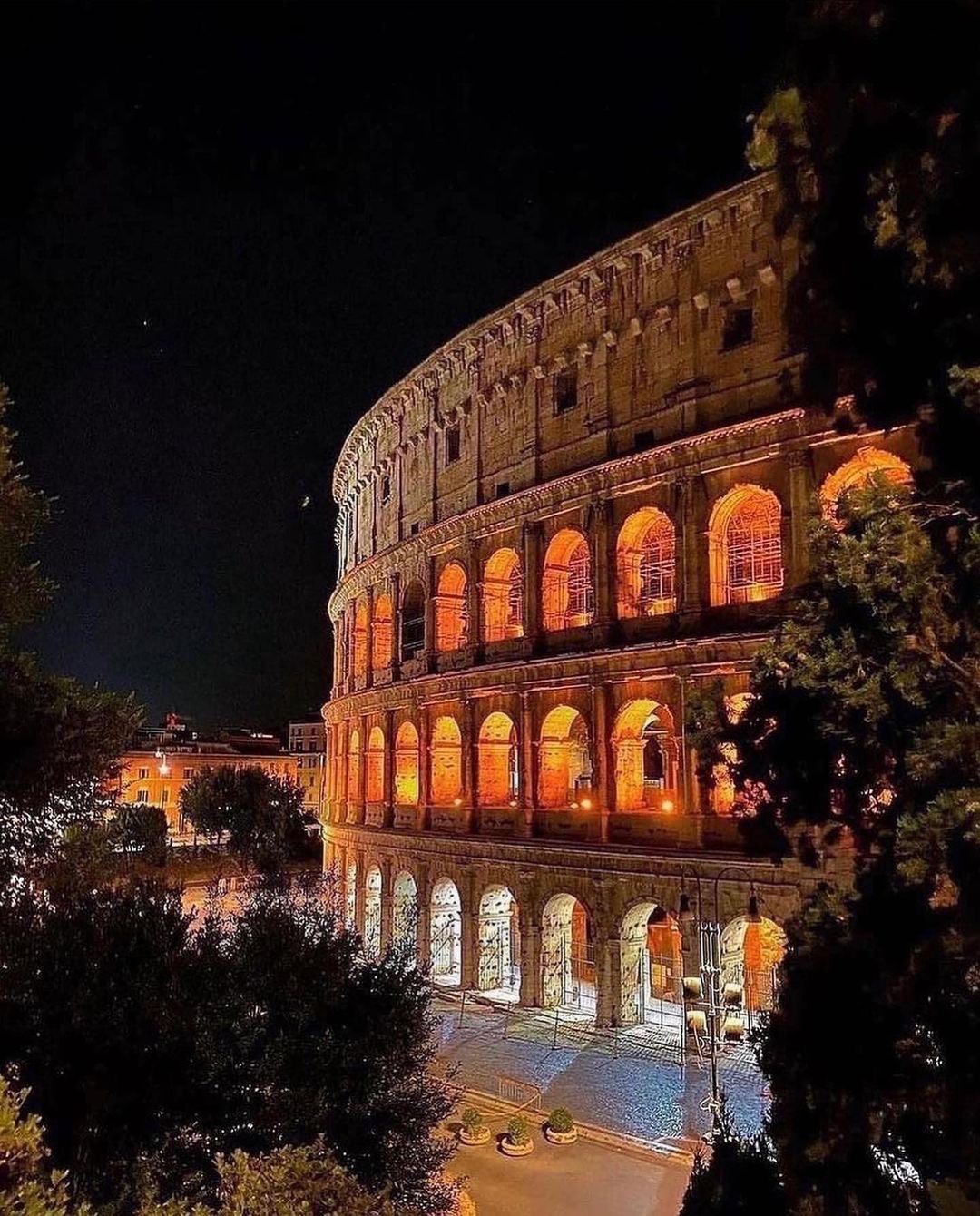 Rome Travel Guide 🇮🇹 Hotels | Attractions | Tips, Colosseum