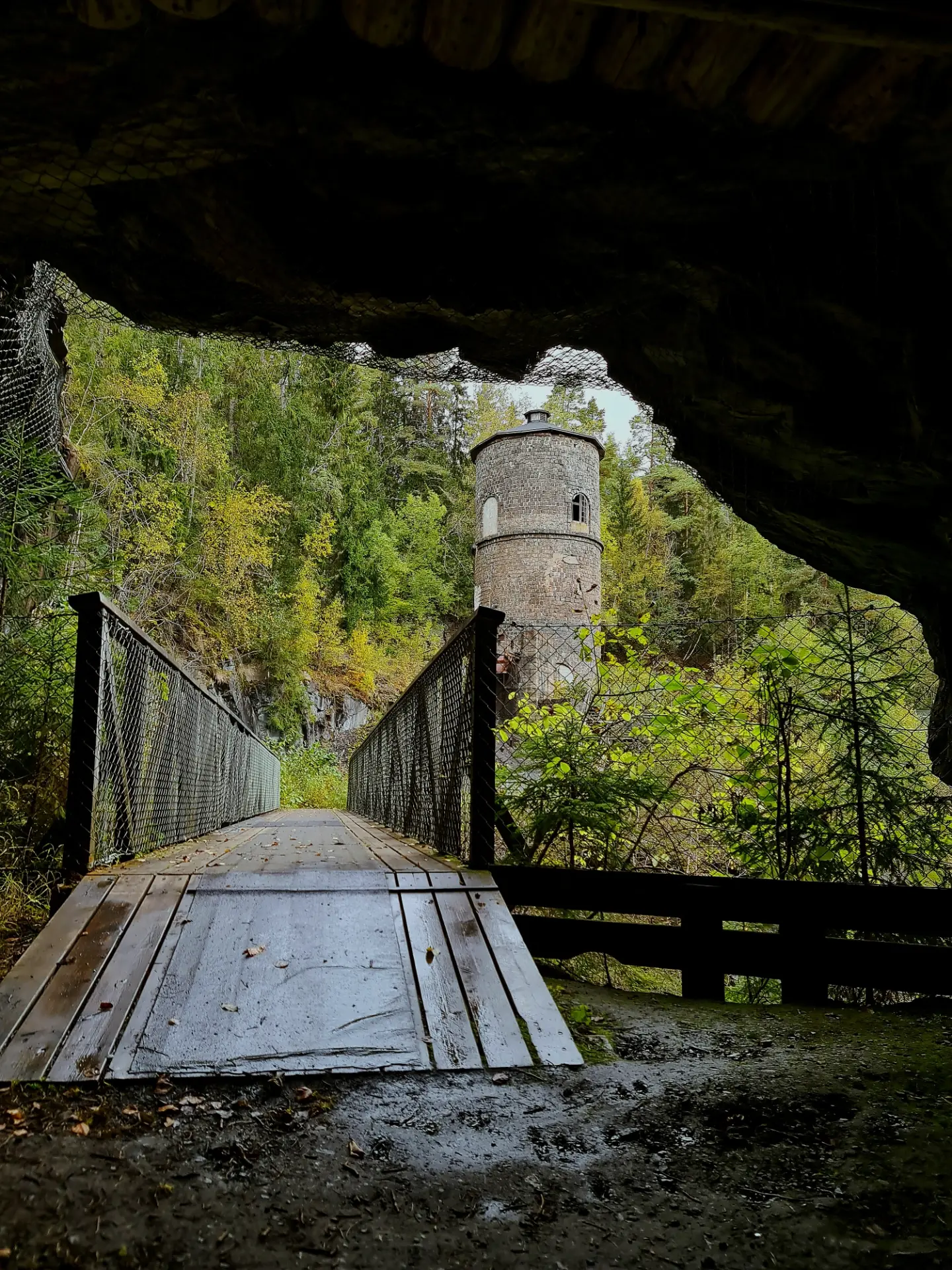Leopoldine, Blue cave