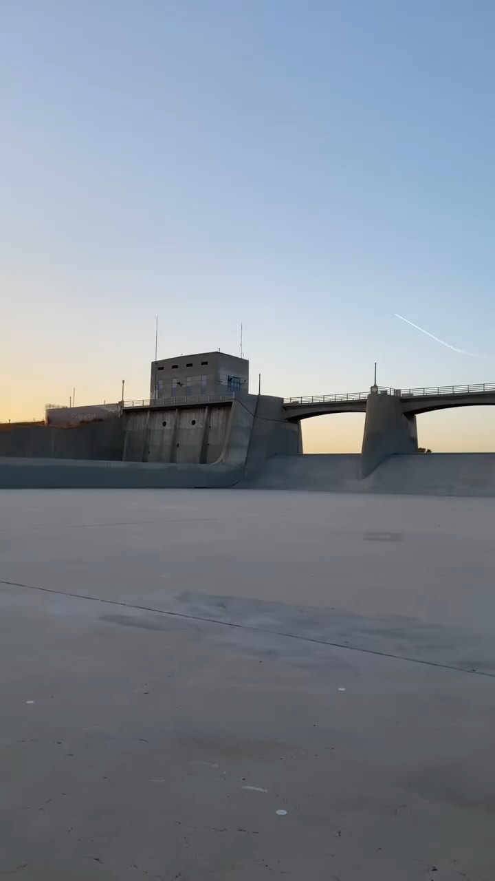 moni ⁷, 6th Street Viaduct
