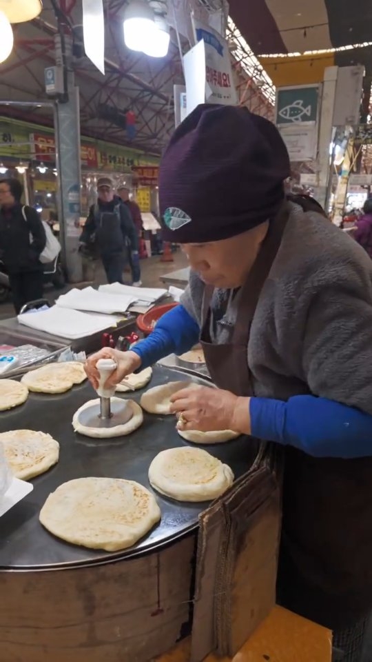 묵짜 MUKJJA, Gwangjang Market
