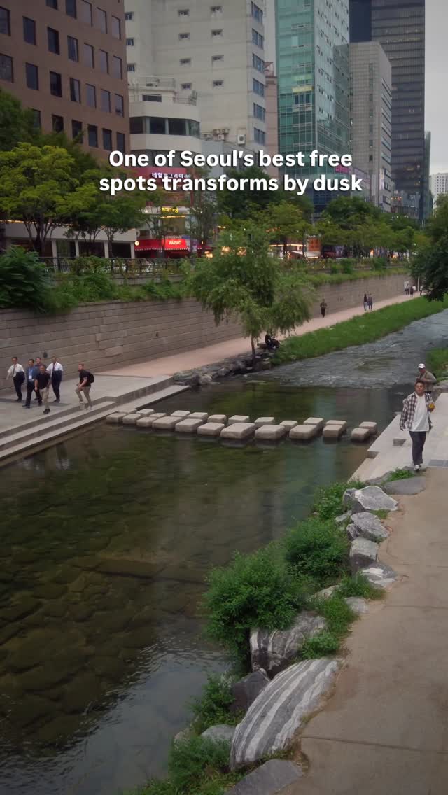Karen Lee | Travel Creator | USA, Cheonggyecheon
