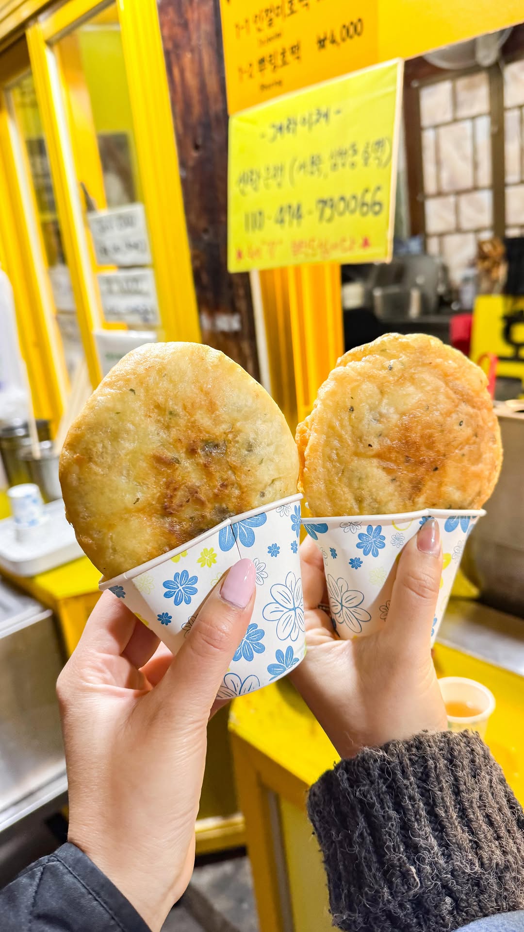 steph 🤍 | foodie & content creator, Gwanghwamun Square