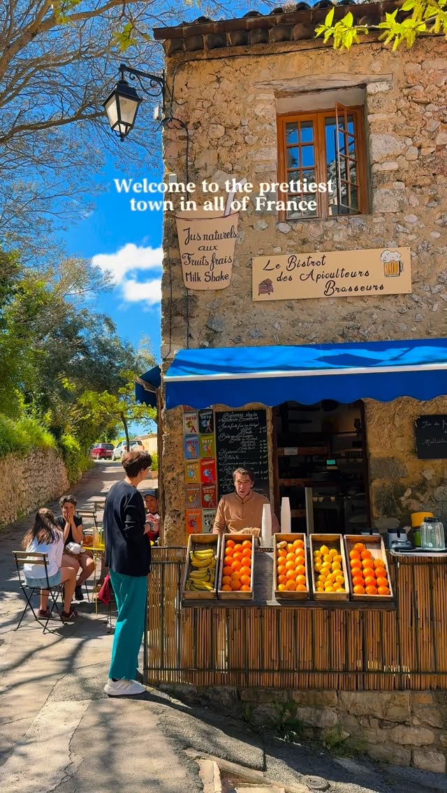 Adelina & Anthony ✈︎ Travel Bloggers, Moustiers-Sainte-Marie