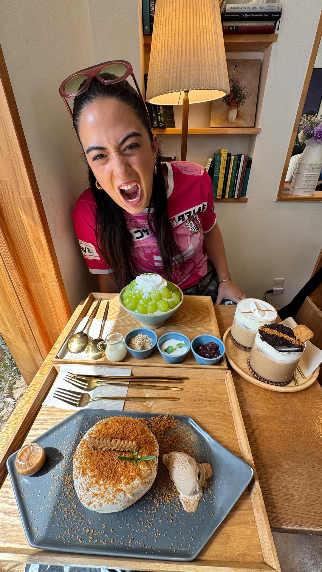 Lara Severino, Dotonbori