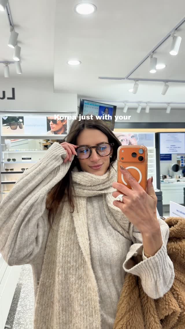 Michelle González 🏝 Luxury Travel, Myeong-dong