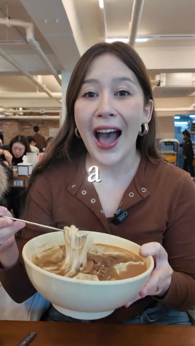 Thais Midori Shiozawa 🌸✌🏻✨ 미도리, Myeongdong Kyoja Main Restaurant