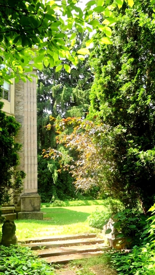 Kiki | Ontario Travel & Lifestyle Creator, Gairloch Gardens