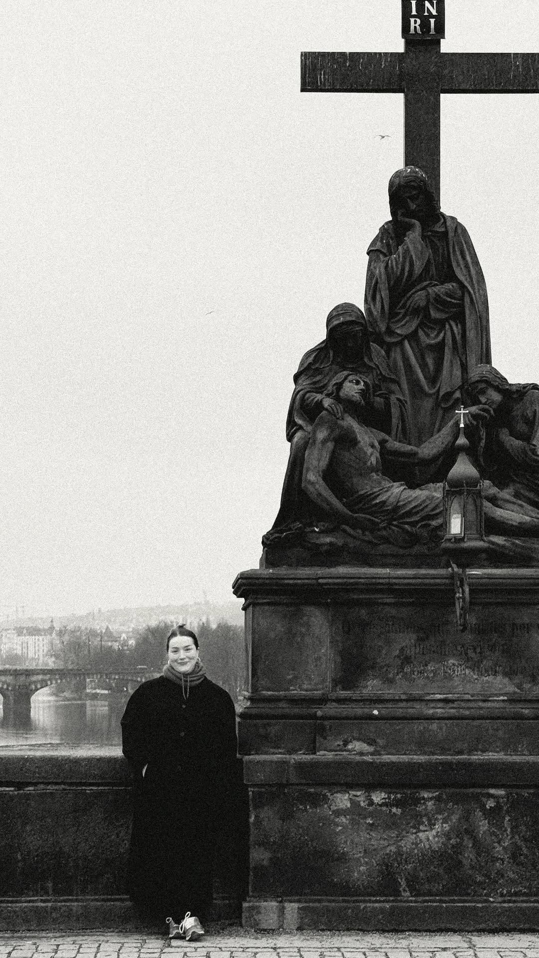 Sydney Elizabeth, Charles Bridge