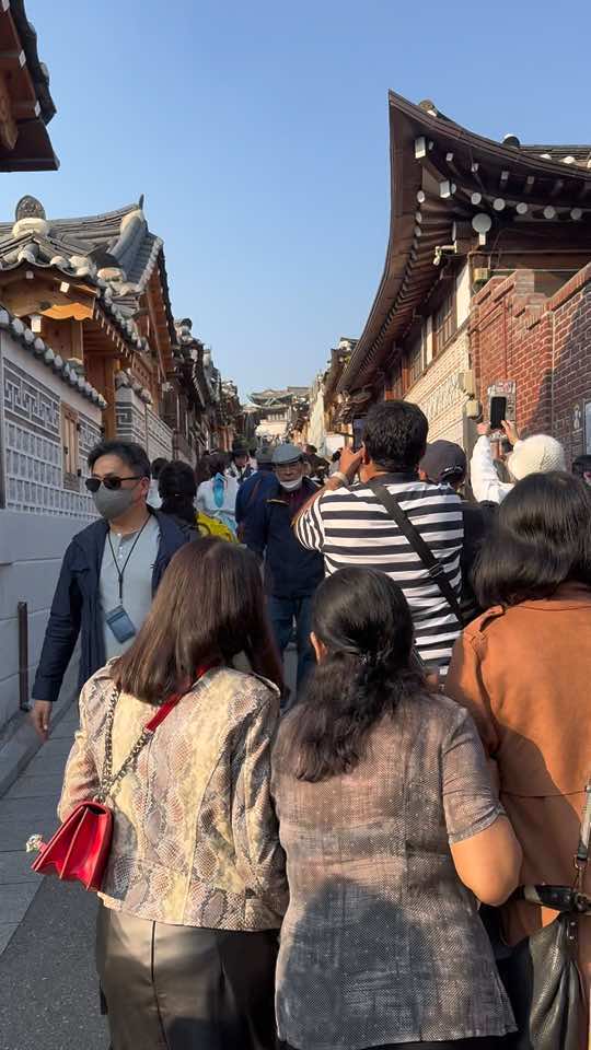 Vera Saranghaes, Bukchon Hanok Village