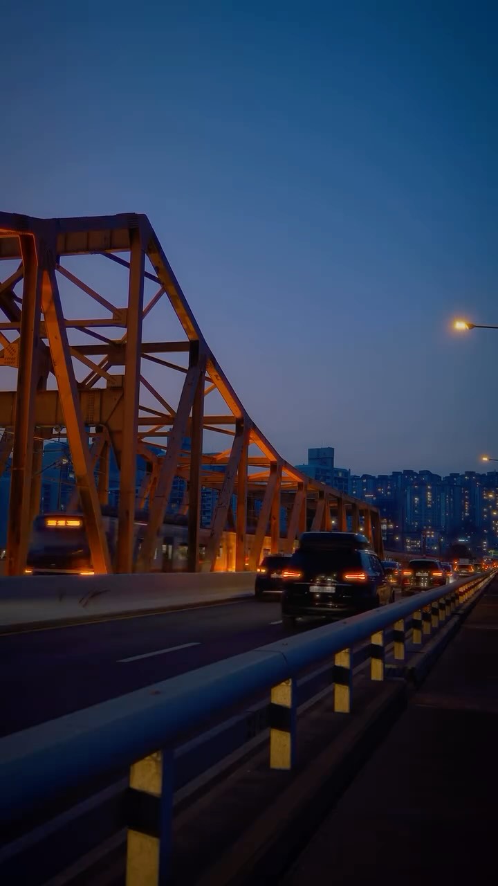 MOON🇰🇷 l Seoul Videographer, Oksu-dong