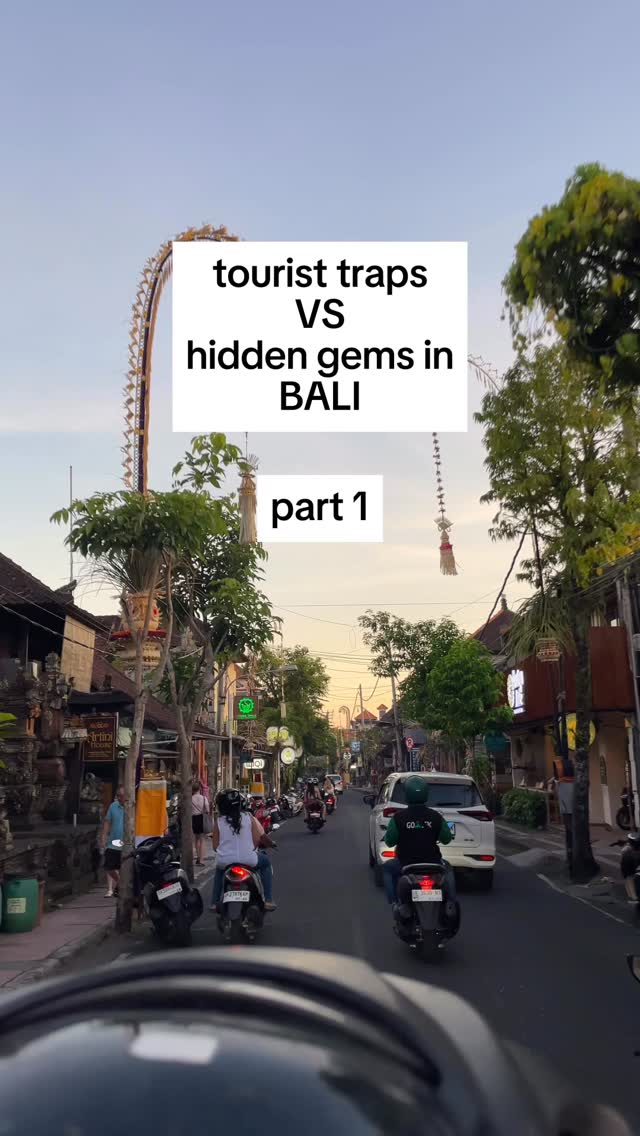 Holly | Travel Creator, Pura Tirta Empul