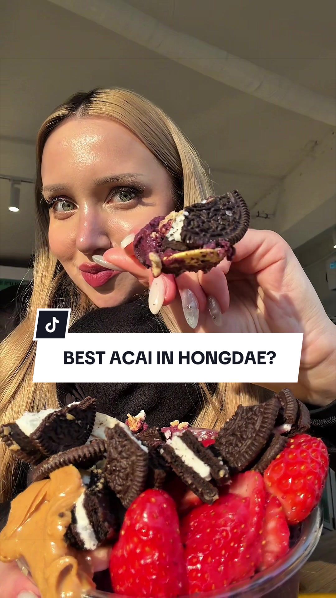 VIKA VISITS 🇰🇷, Hongdae Street