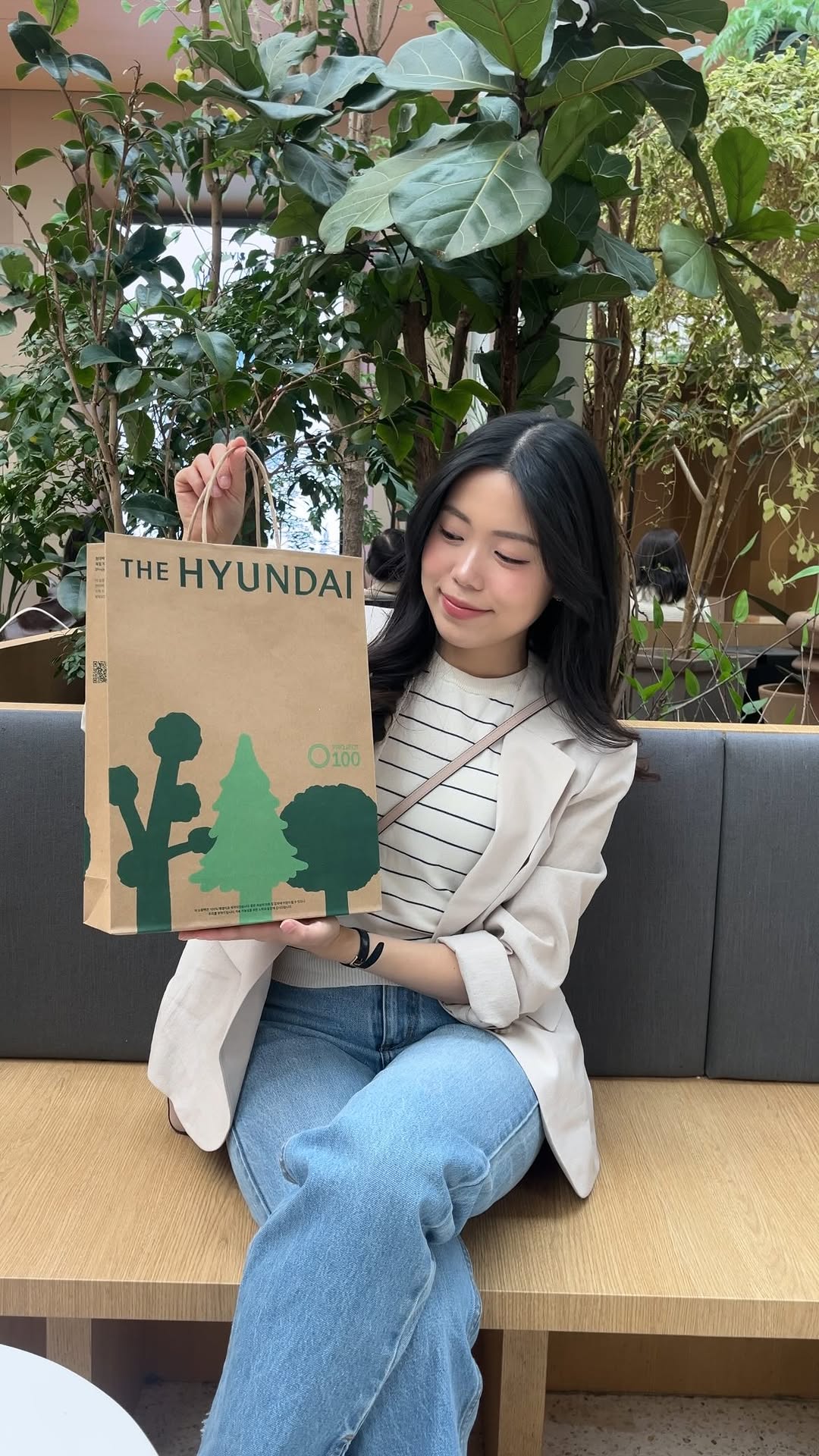 ellisachen, Hyundai Department Store Apgujeong Main Store