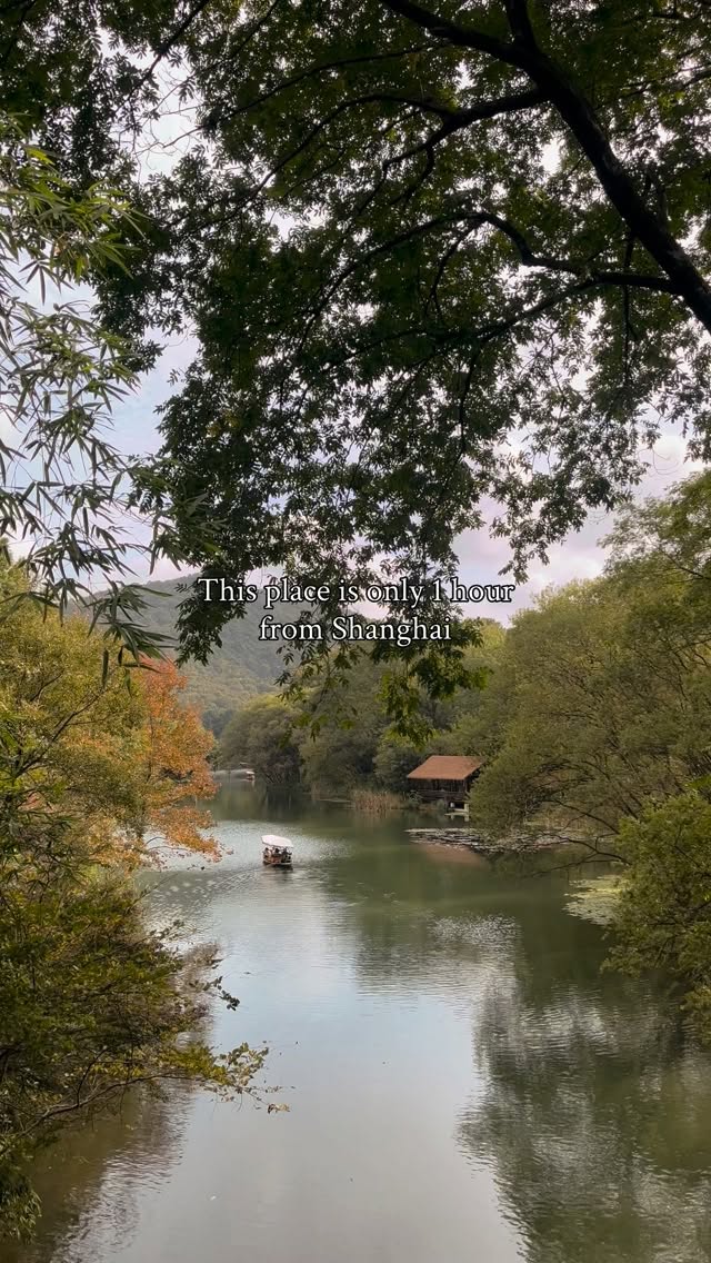 A girl’s travel experiment, Xi Lake