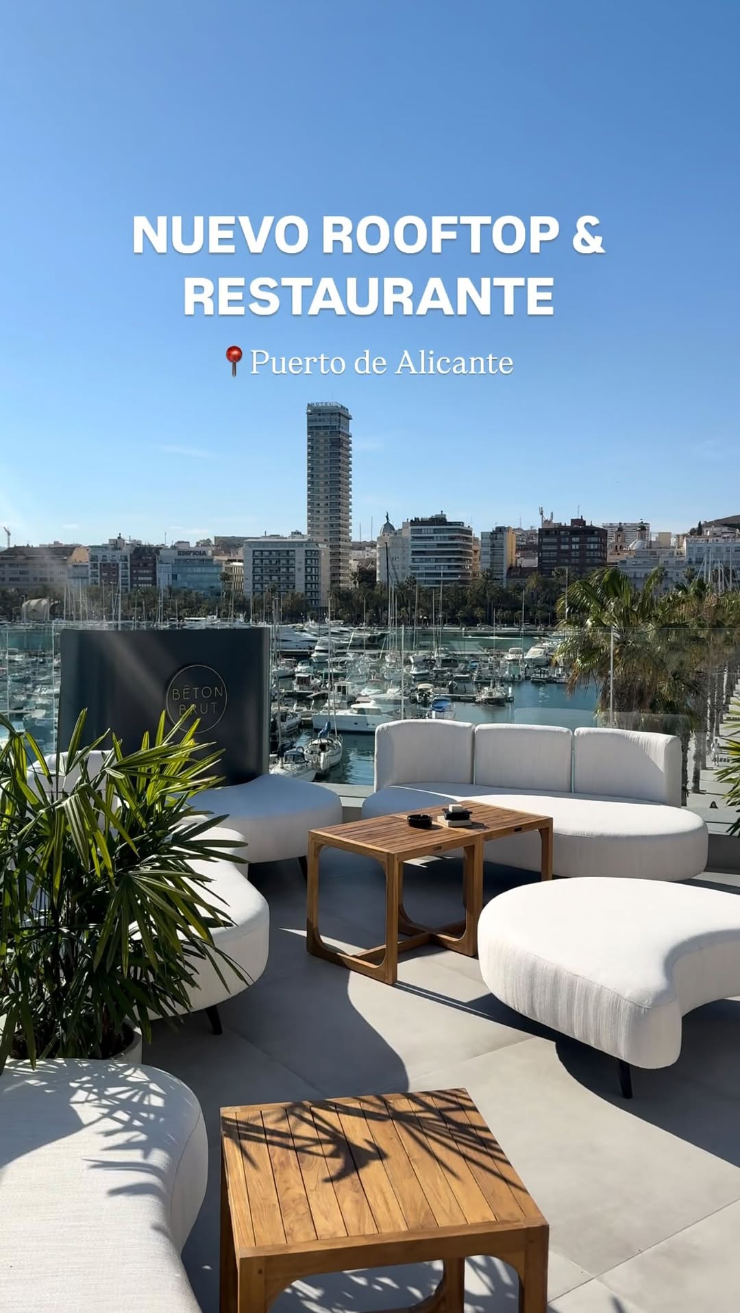 Alicante Street Style - Elena Vidal, Port of Alicante