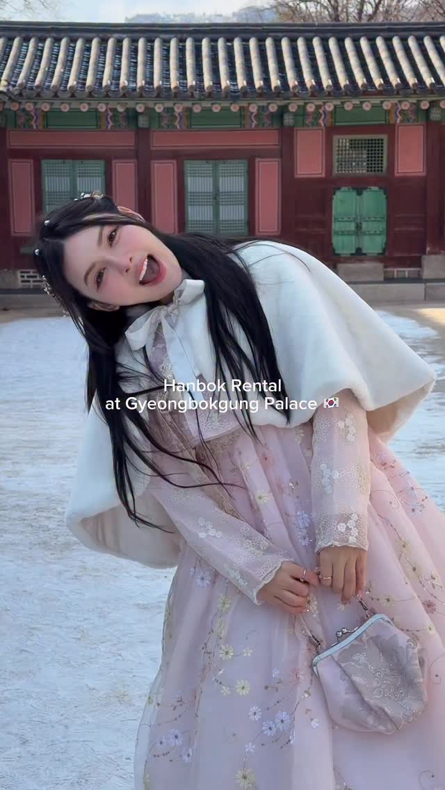 Nalinee Chaleerin, Gyeongbokgung Palace