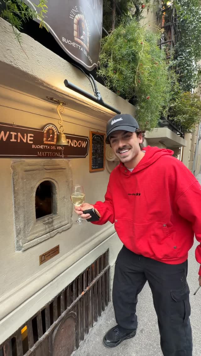 Hootie Hurley, Wine window