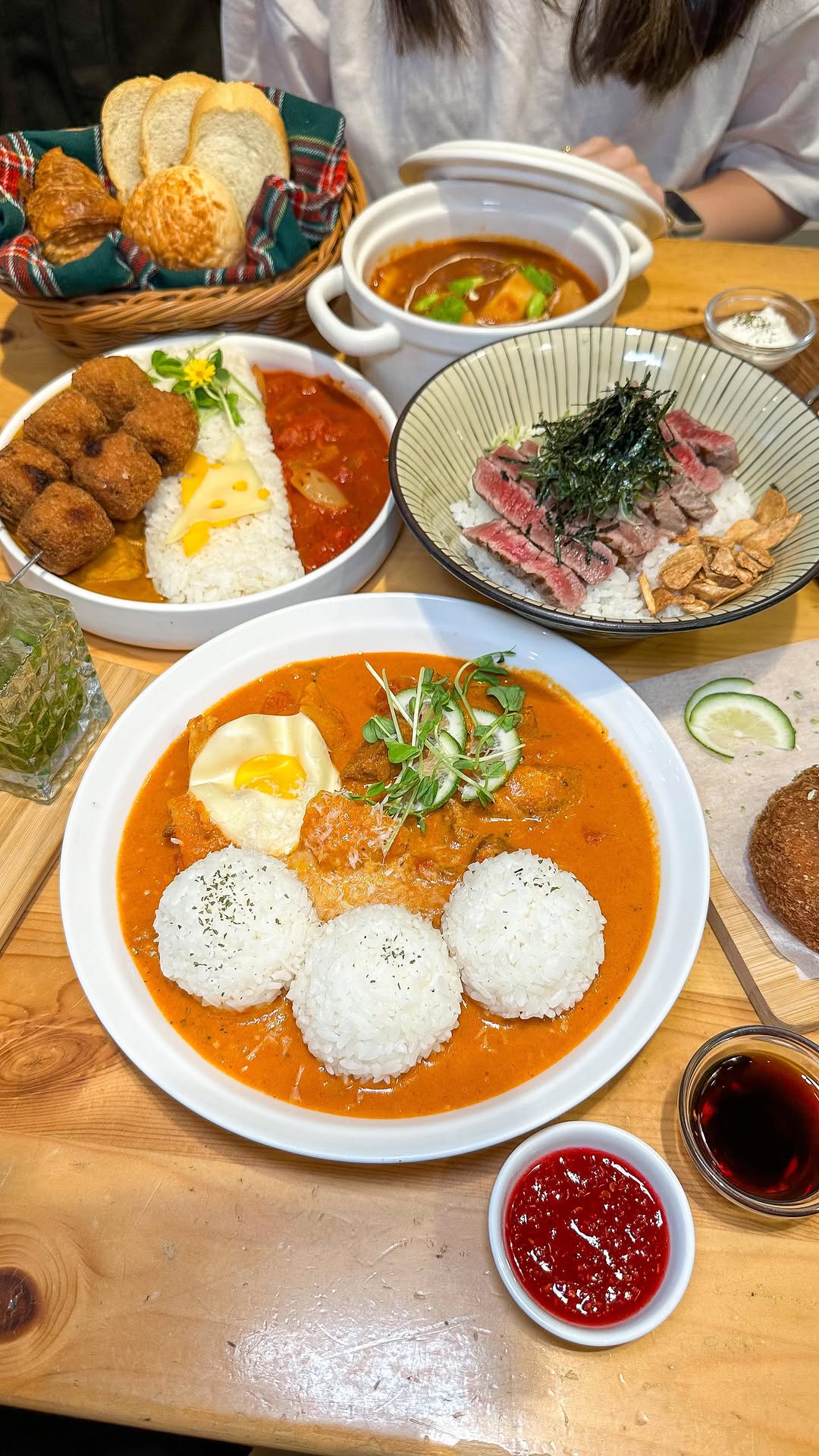 跟著呋亭吃起來� 台北/台中/桃園/新竹/台南/宜蘭 /嘉義美食CHIANG, Kaohsiung Arena