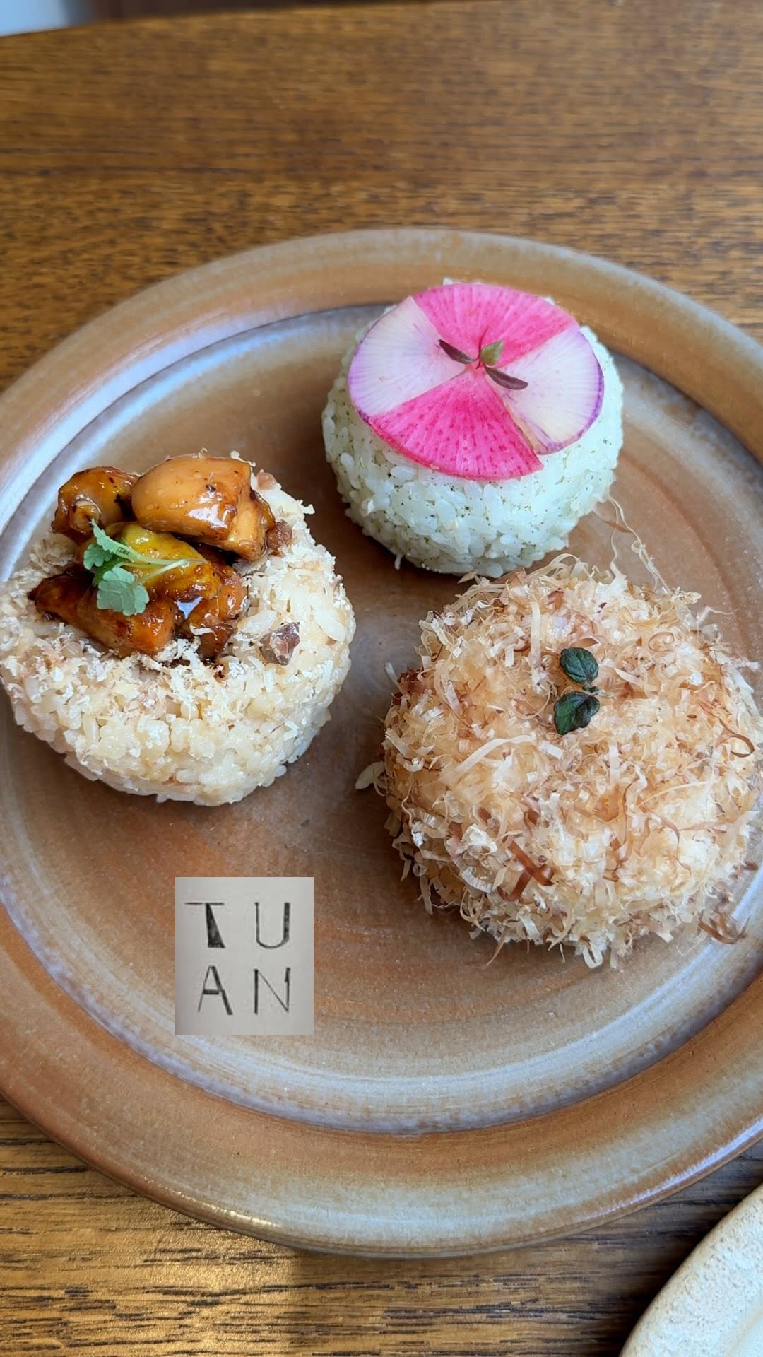 Le Voyageur Gourmand, TUAN