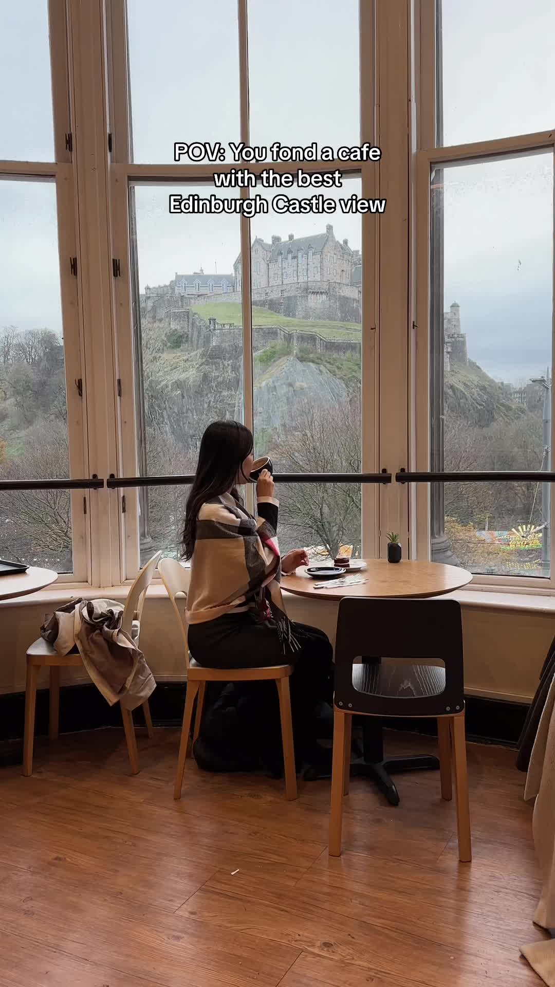 Momoko | Full time traveler, Edinburgh Castle