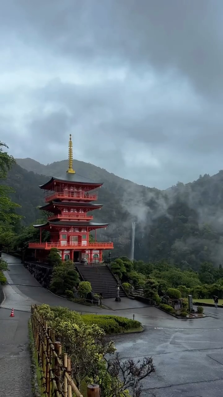 WHERES LOZ, Kumano-Kodo Nakahechi Route (Chikatsuyu-Oji - Kobiro-Oji Section)
