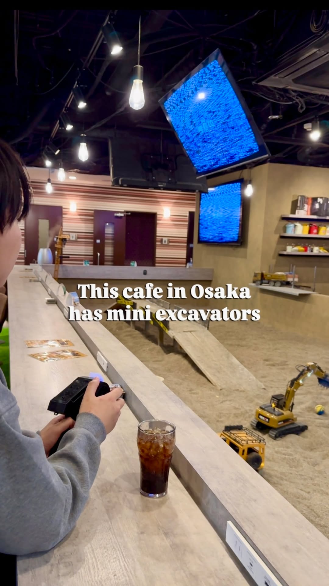 【Official】Residential Hotel &Here Osaka, RC 重機 CAFE / 重機 ラジコン カフェ なんば