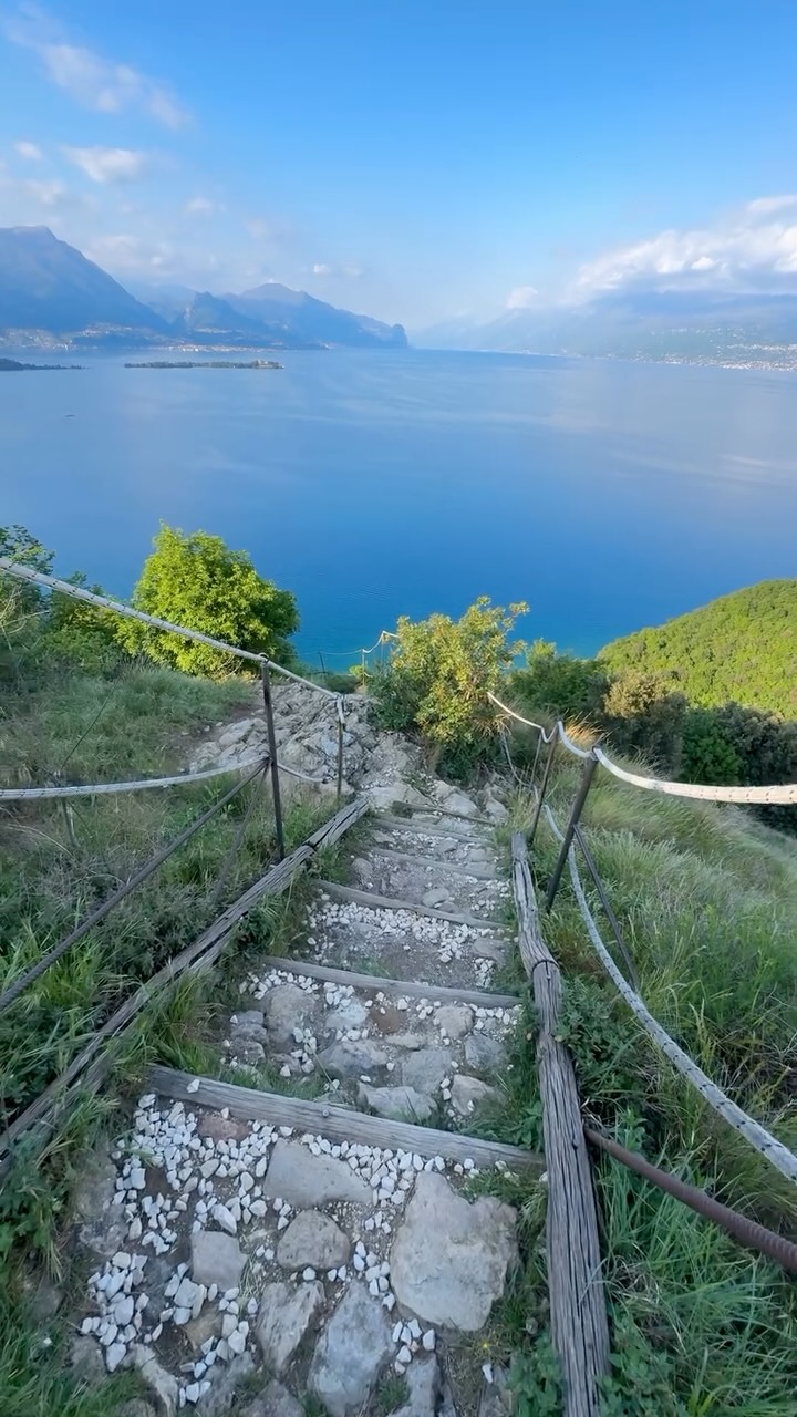 Isabella Sommer | Solo Travel, Rocca di Manerba