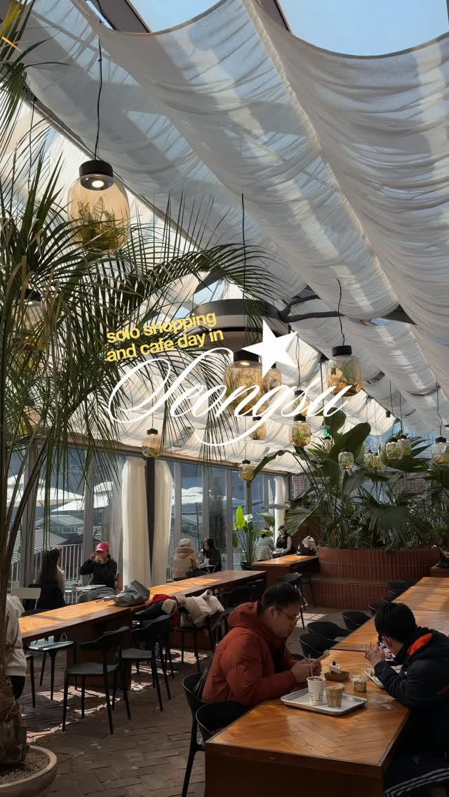 Hillary, 블루엘리펀트 홍대 플래그십스토어 BLUEELEPHANT HONGDAE FLAGSHIP STORE
