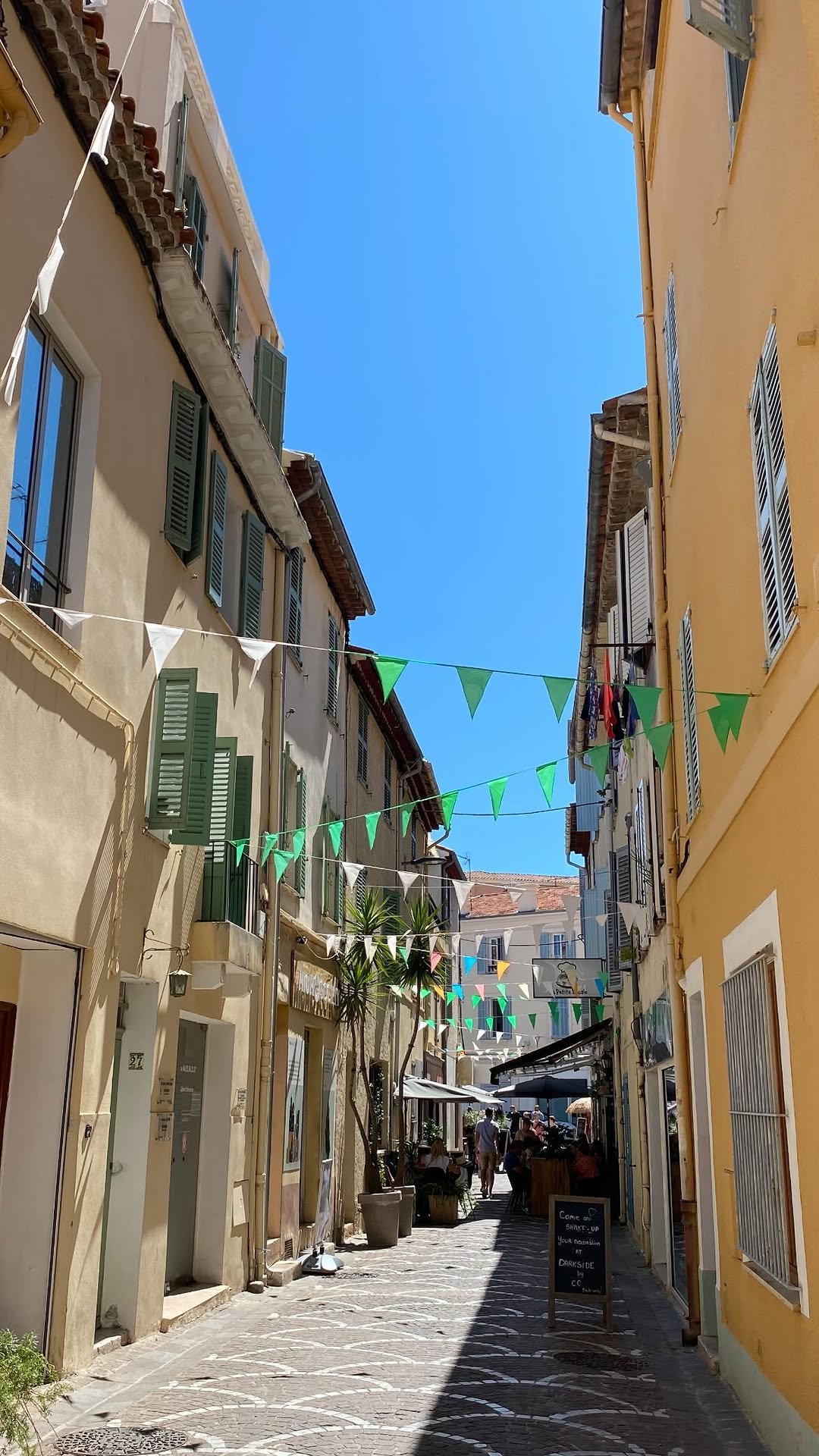 Mia Overington, Nice-Ville