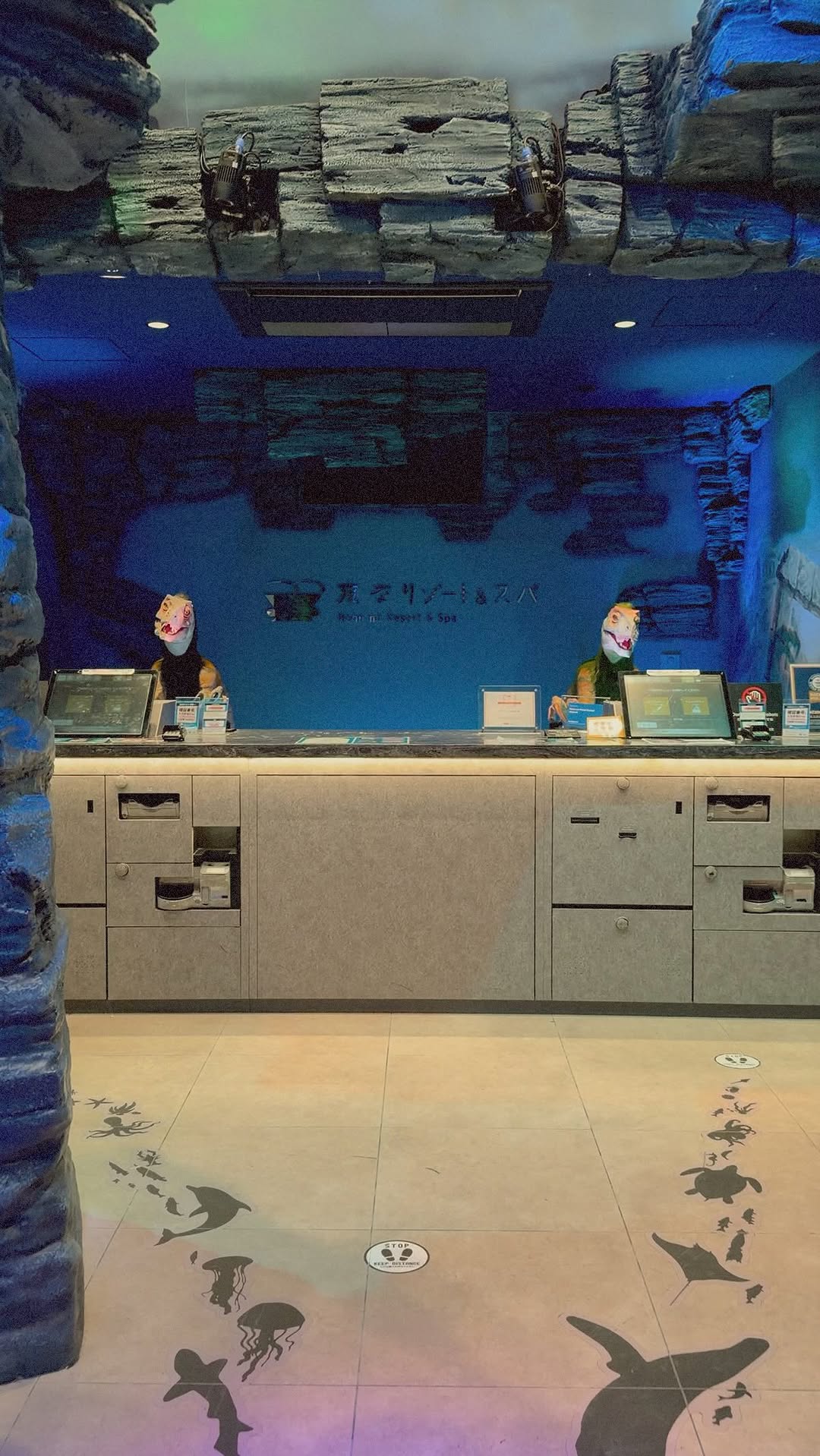 Anna-Lynne | Travel Content Creator, Kansai International Airport