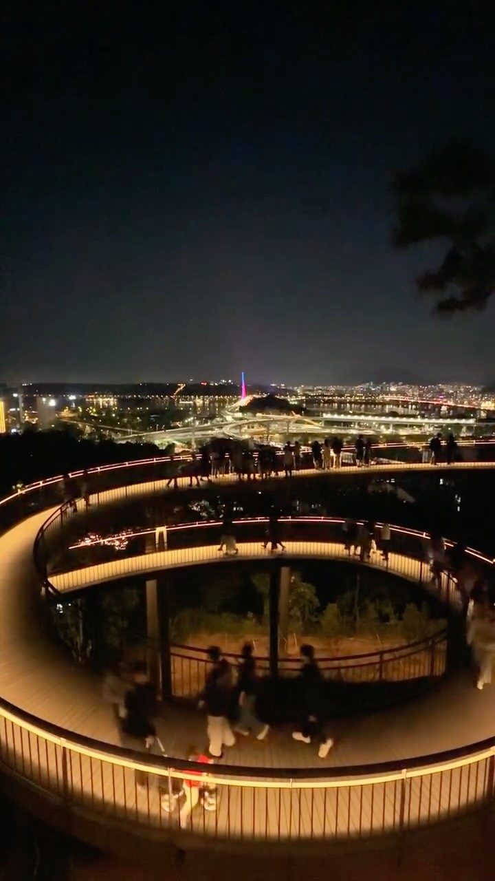 찐캠퍼니 : 여행, 숙소, 데이트, 핫플, 축제, Yeouido Hangang Park