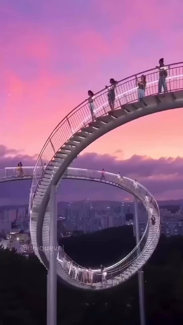 Unique Travel Experience, Hwanho Park Space Walk