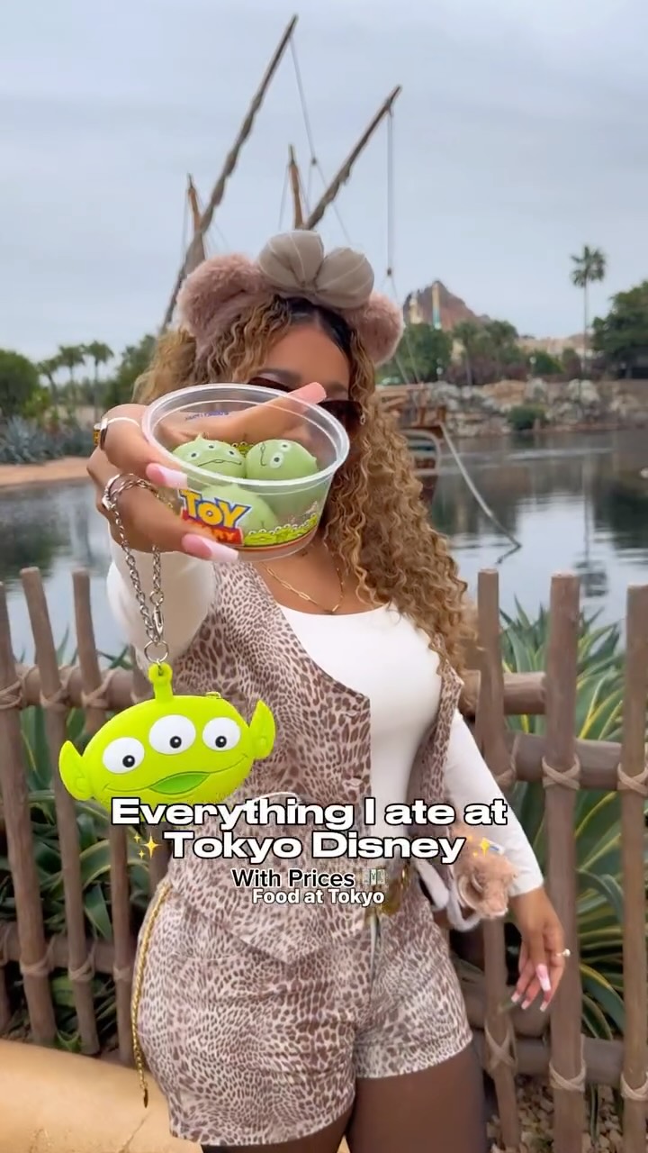 Kyla Sanae| OrlandoQueen👸🏽🤍, Tokyo Disneyland