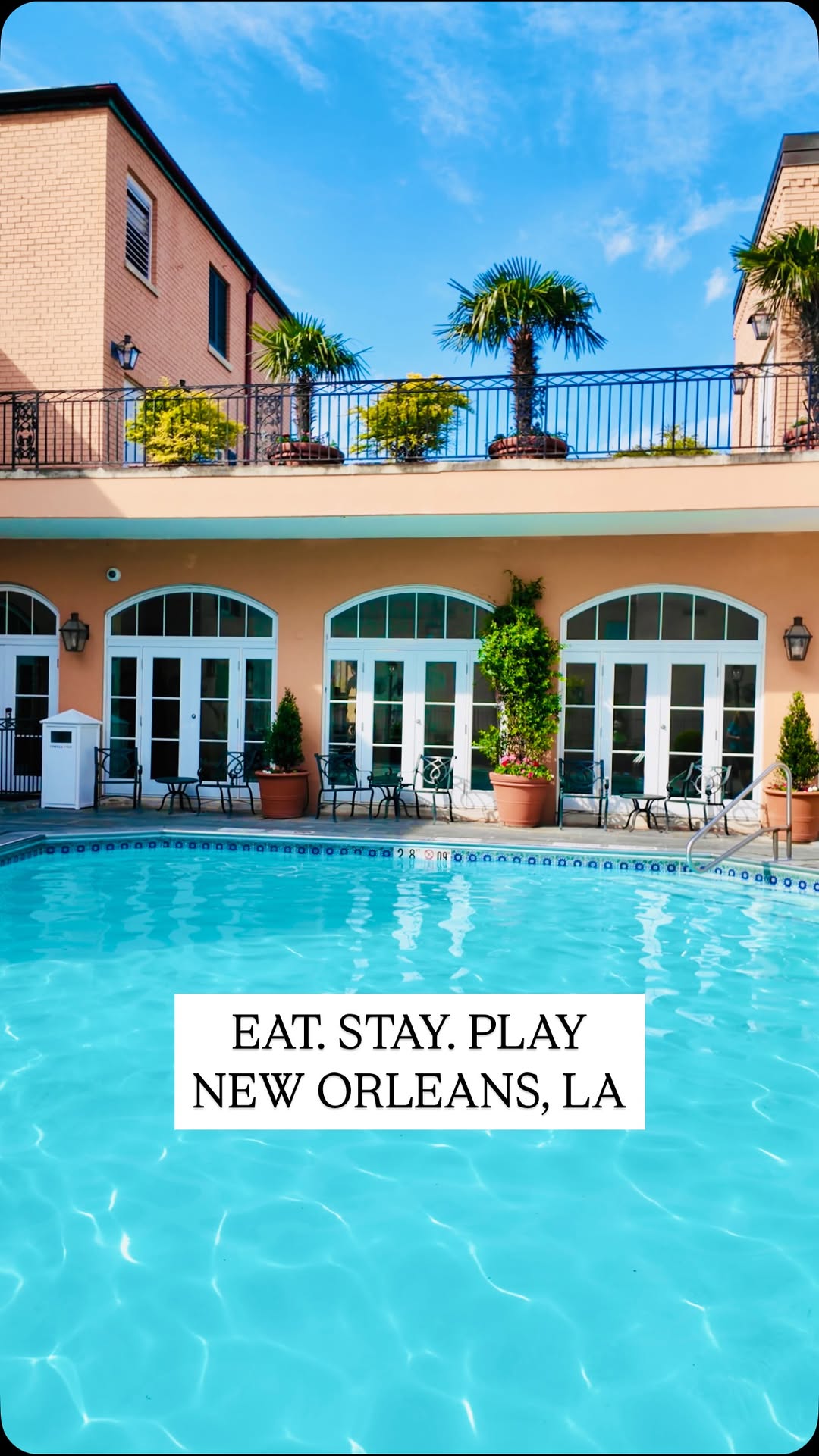 Tav Reviews Everything, Shops of the Colonnade