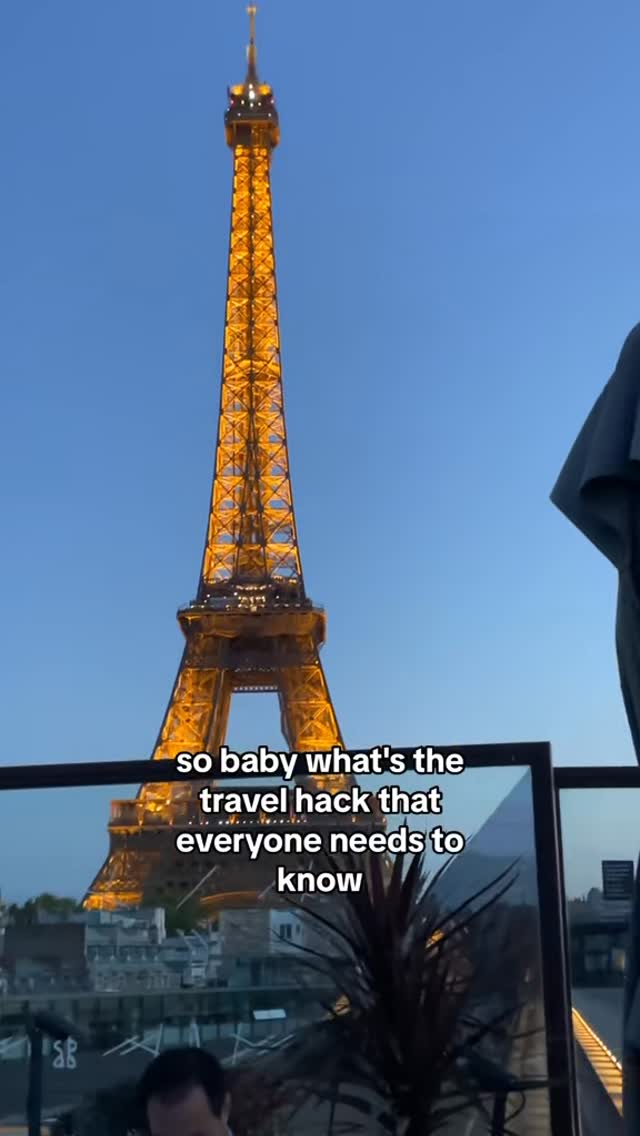 The Lipstick Lesbians, Eiffel Tower