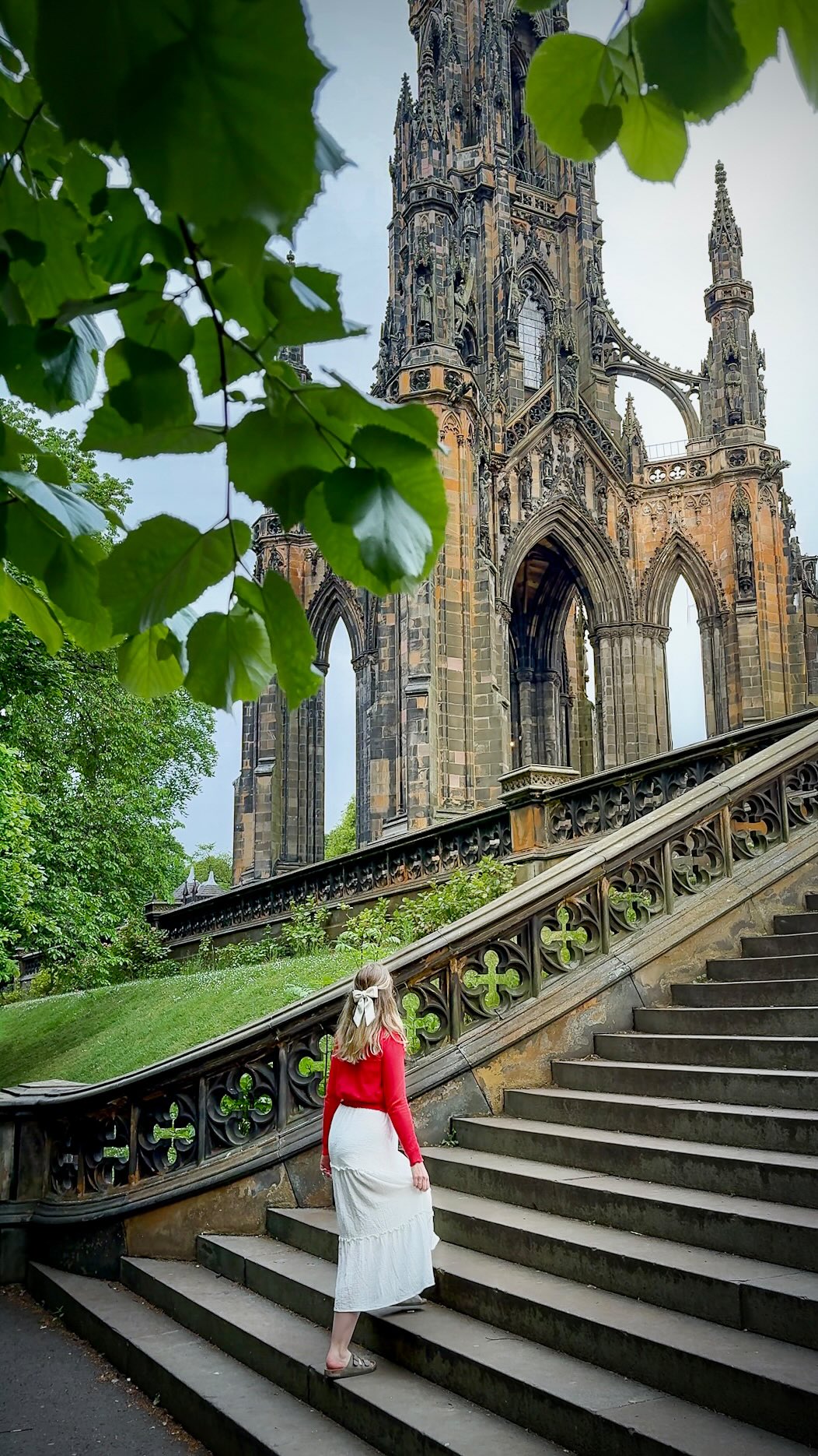 Jordan and Emily Dean | Travel Couple, Scott Monument