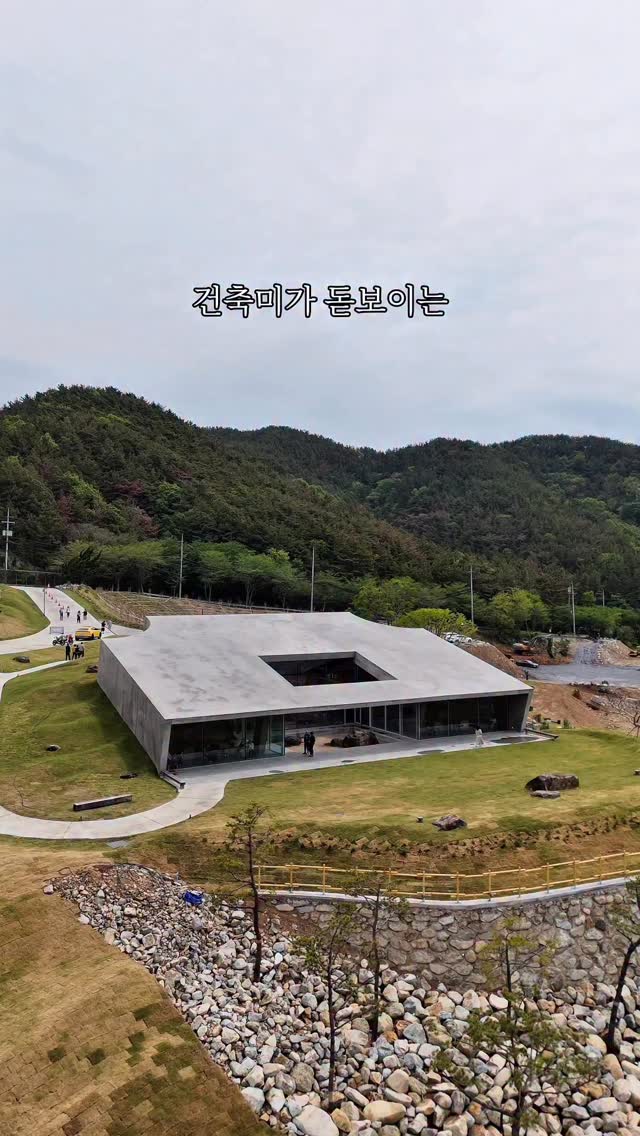 히세댓 | 카페•팝업•F&B•전시•숙소, Maemi Castle