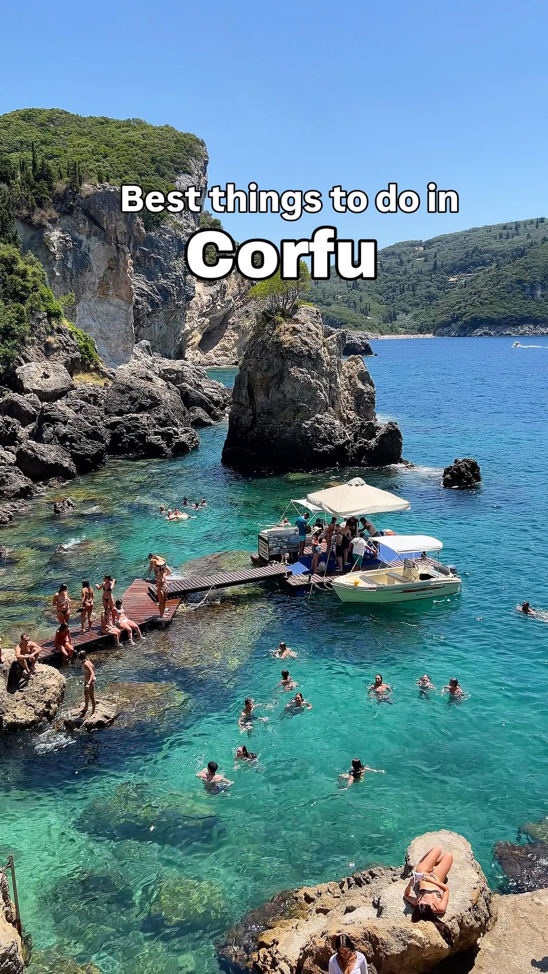 Madalina Sitoiu / Travel content creator 🌍, Old Town of Corfu