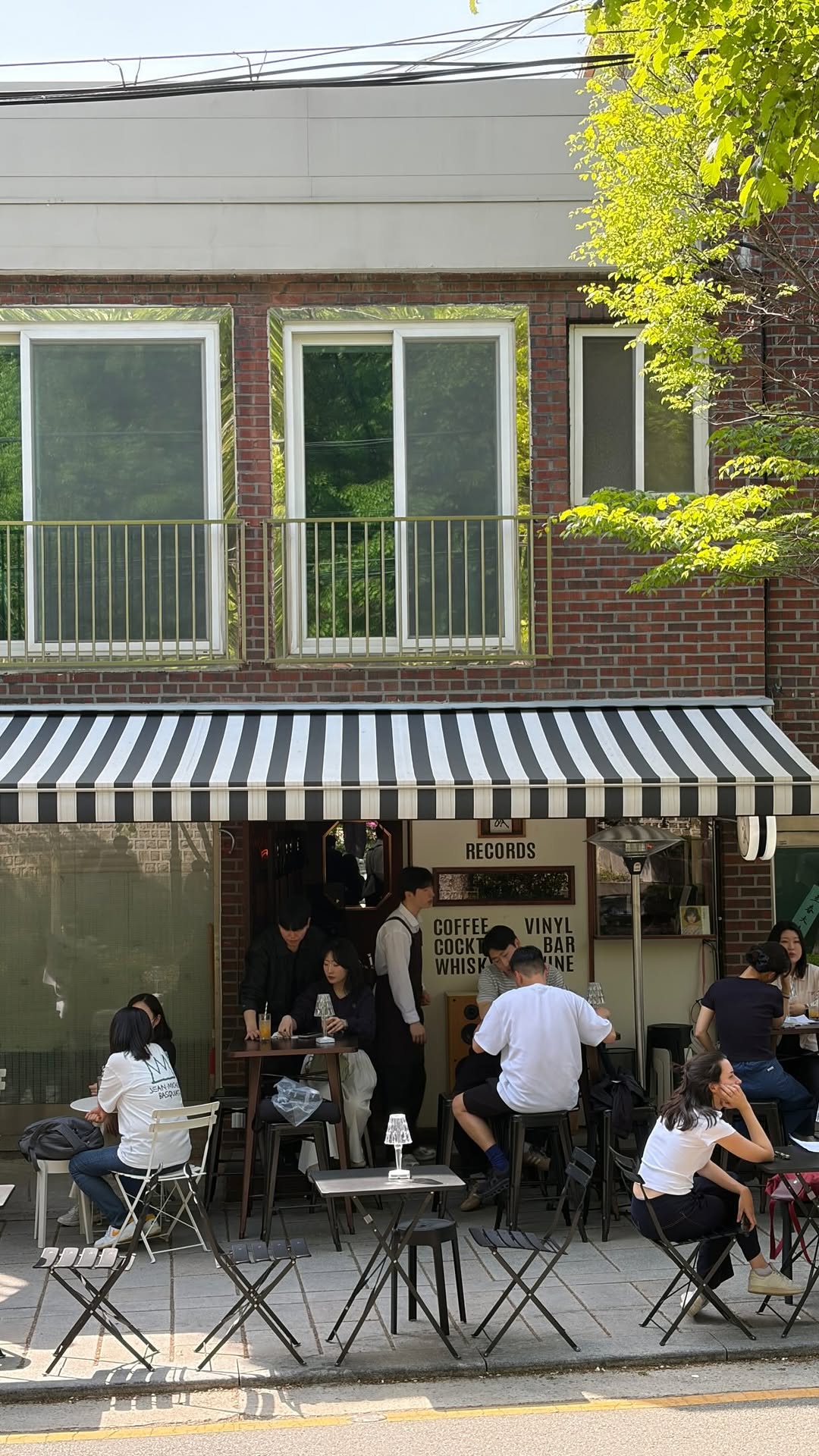 Ale ⋆✴︎˚｡⋆, Bukchon Hanok Village