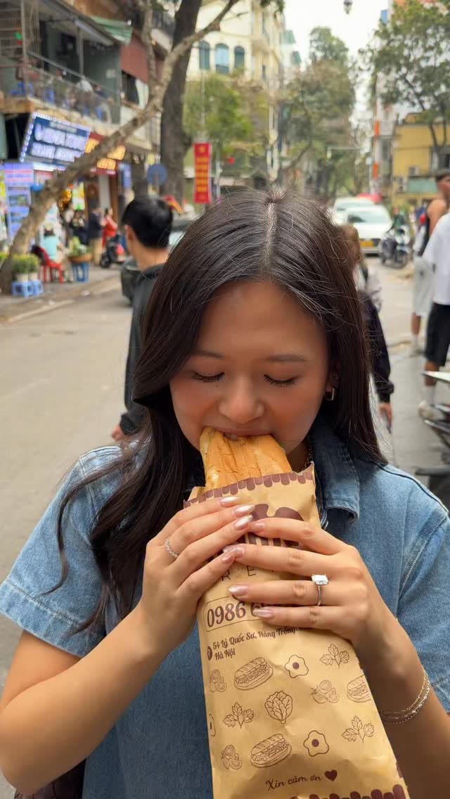 Shayla Forbes-Luong, Cafe Giảng