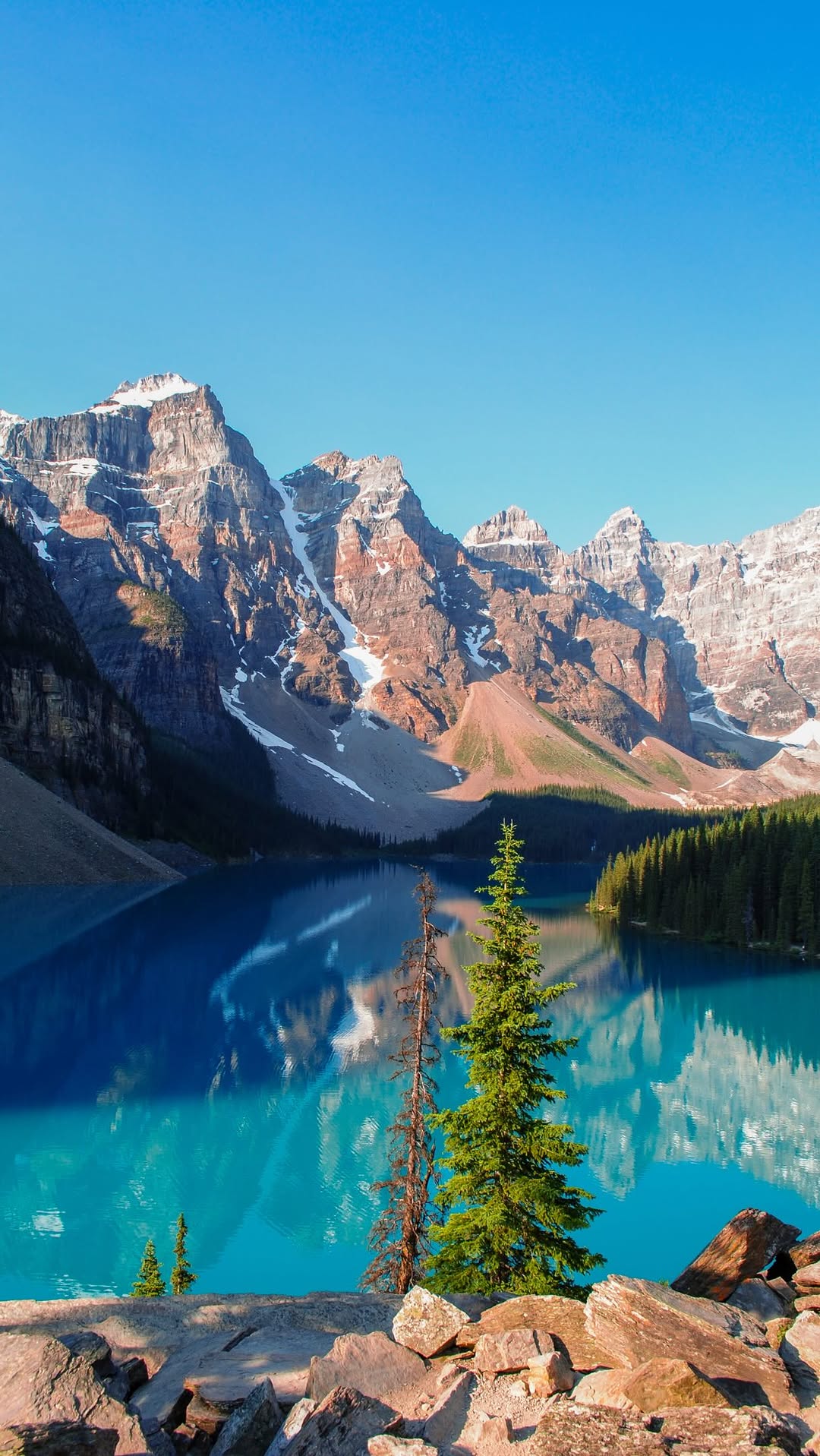 M&M | Travel, Moraine Lake
