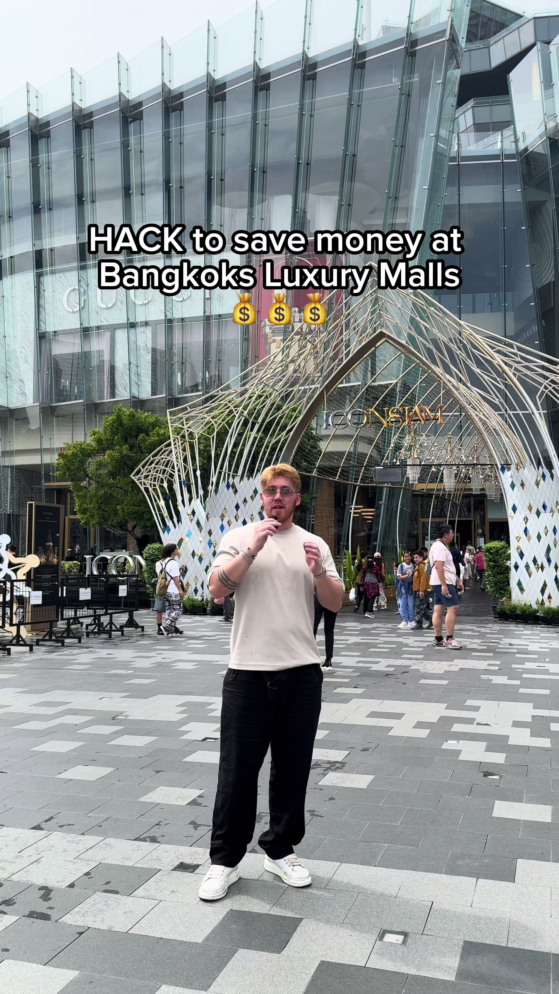 Travis Leon, Siam Paragon