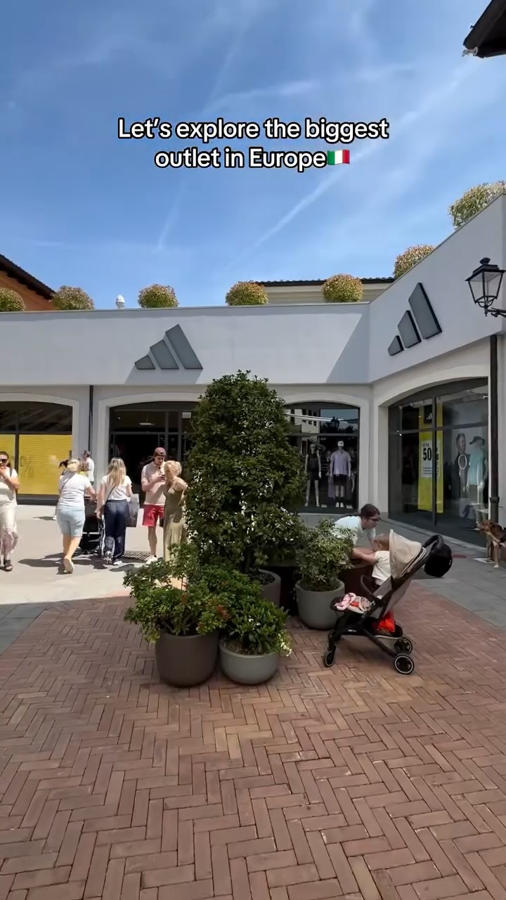 Milana Shakhbazova, Designer Outlet Serravalle