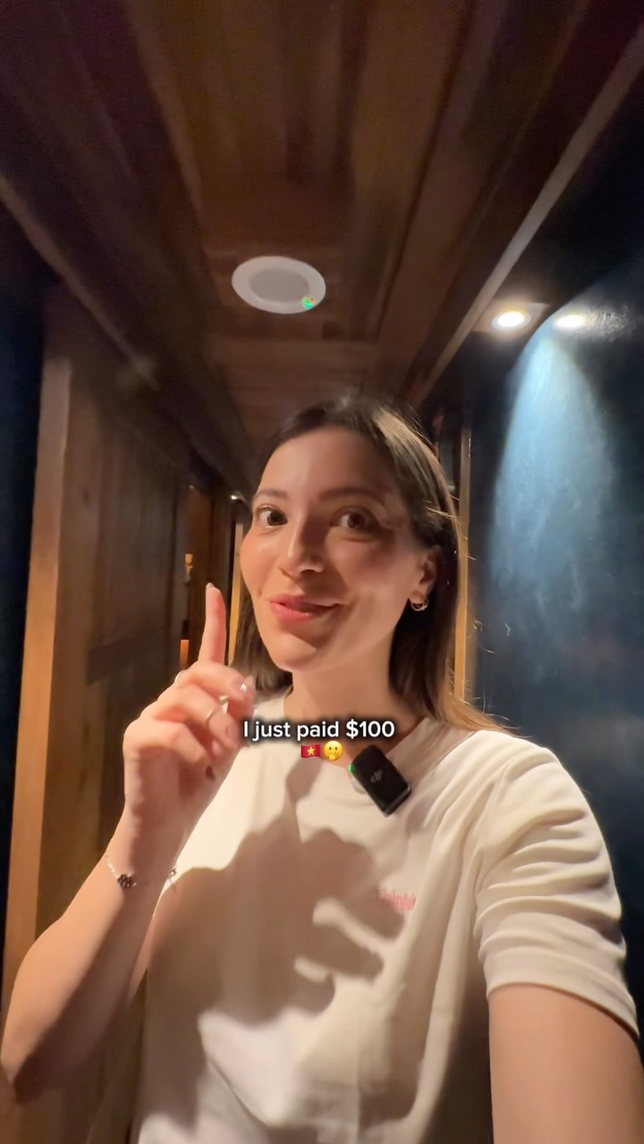 Mălina | 📍Dubai 🇦🇪 | Travel & Coffee, Hanoi Old Quarter