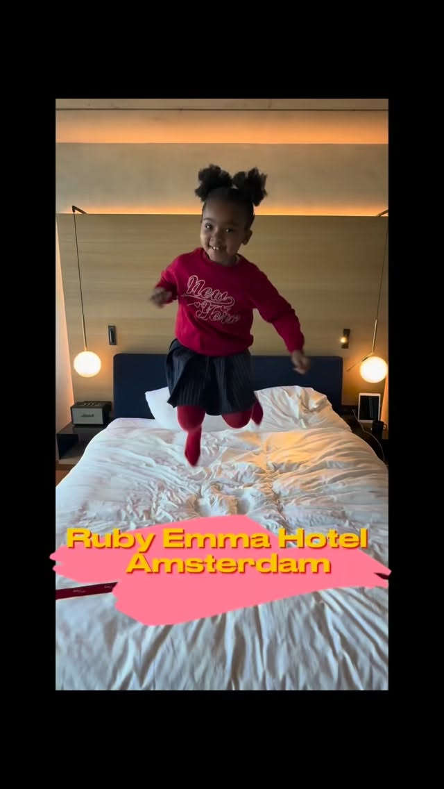 💡Food & Activities Blogger, Amsterdam Centraal railway station